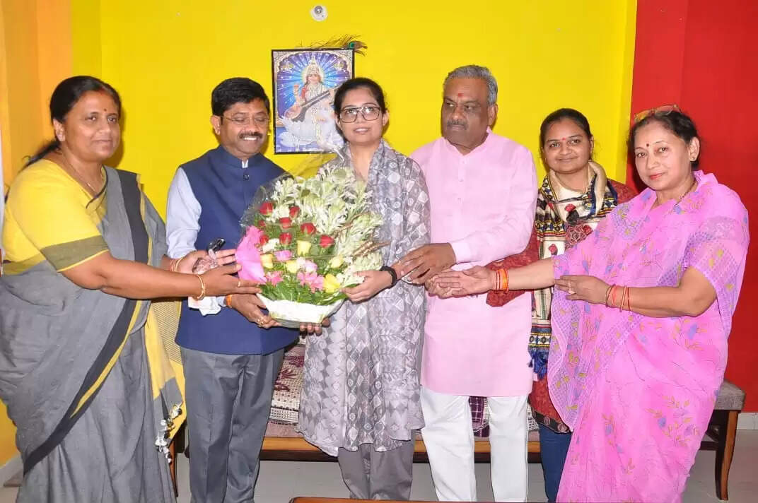 आईएएस में चयनित कृतिका मिश्रा ने देश में फहराया हिन्दी का परचम : नंद गोपाल नंदी