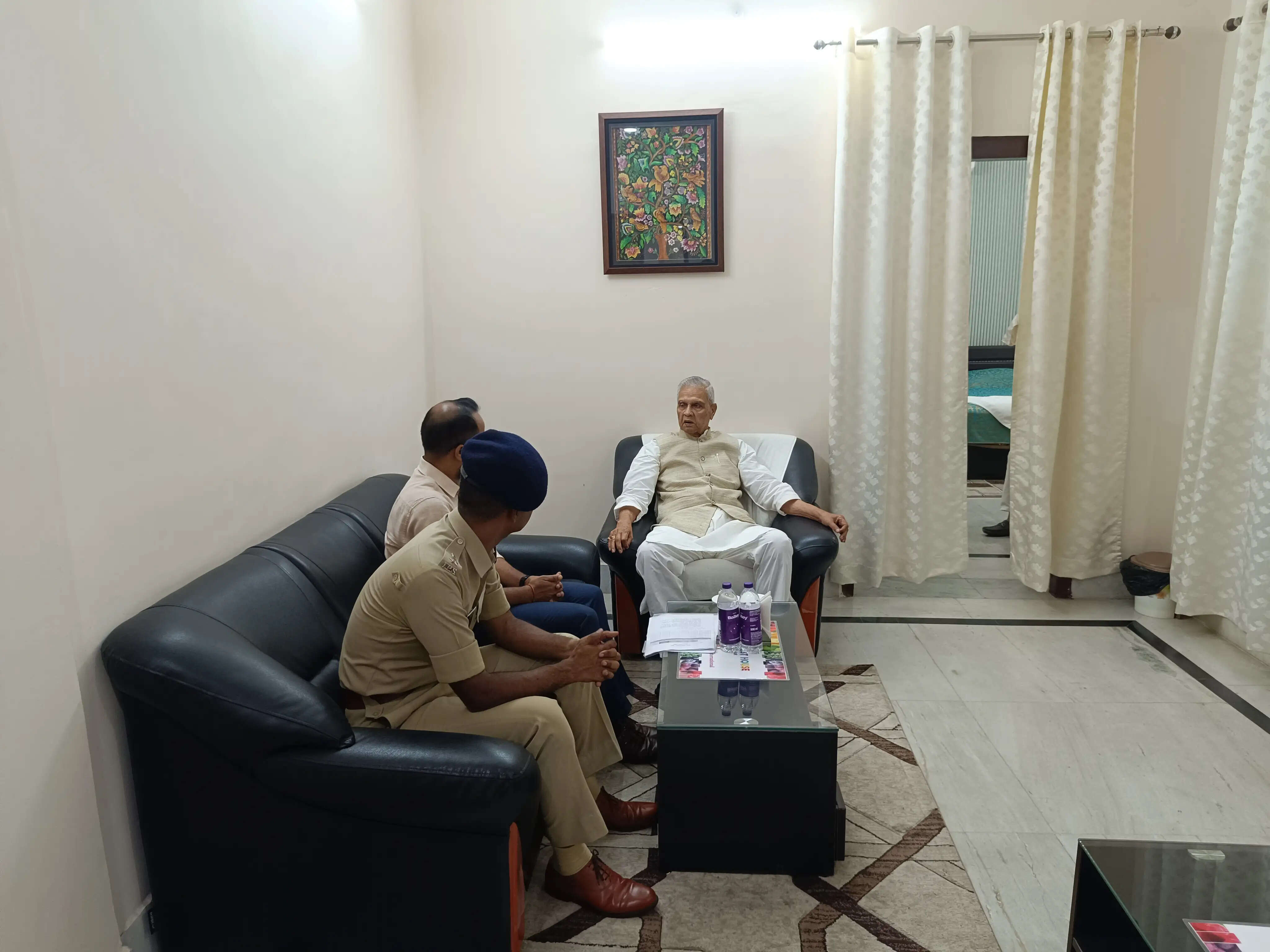 सारण में संभावित बाढ़ को लेकर हाई अलर्ट, उपमुख्यमंत्री सह प्रभारी मंत्री विजेंद्र प्रसाद यादव ने की समीक्षा बैठक