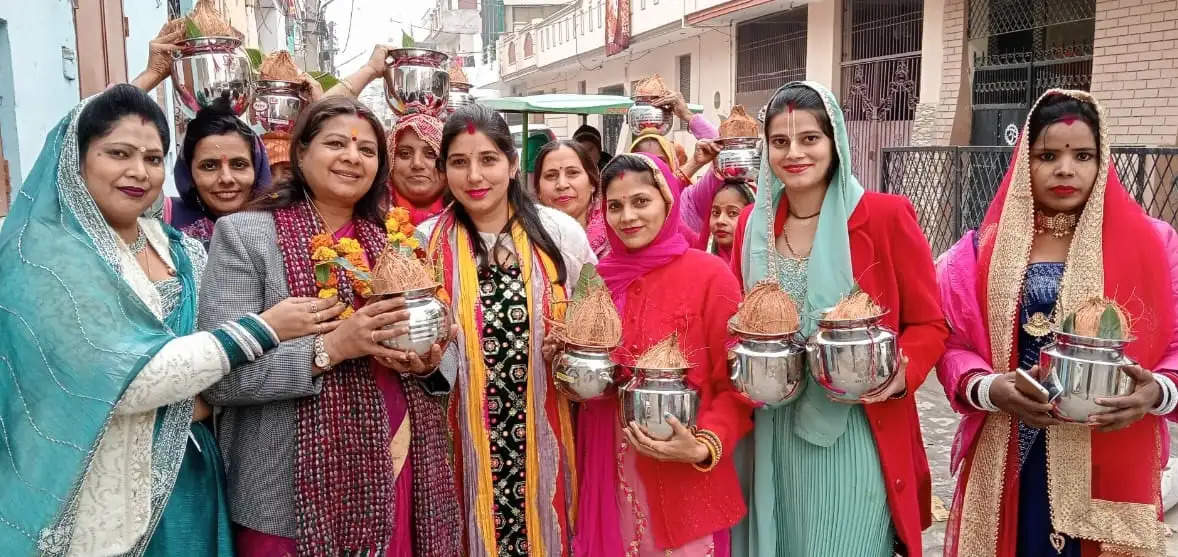 सोनीपत: श्रीमद् भागवत ज्ञान महायज्ञ से पहले निकाली कलश यात्रा