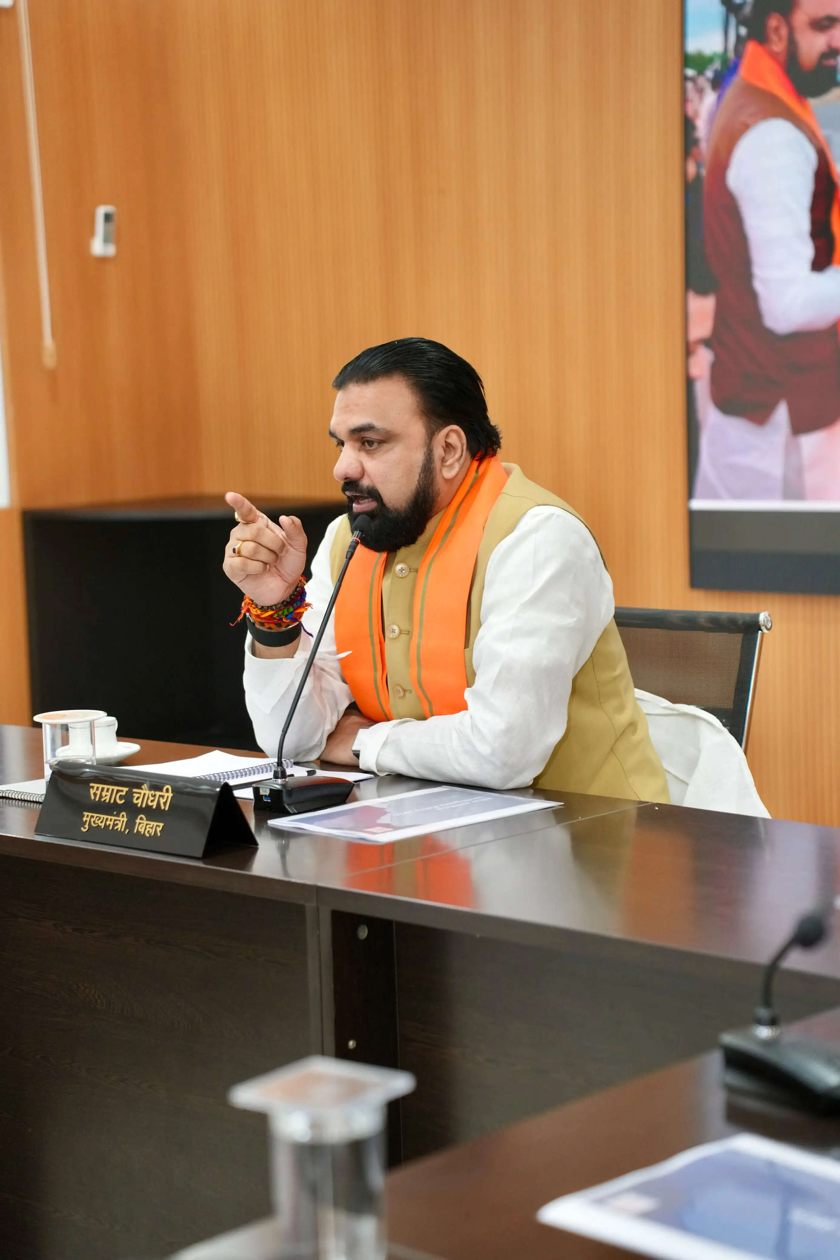 सरकार की योजनाओं और जनकल्याणकारी कार्यों की जानकारी आम लोगों तक पहुंचायें :मुख्यमंत्री