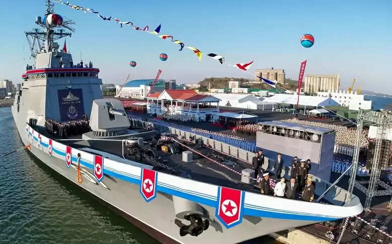 उत्तर कोरिया ने घातक हथियारों से लैस युद्धपोत का जलावतरण किया