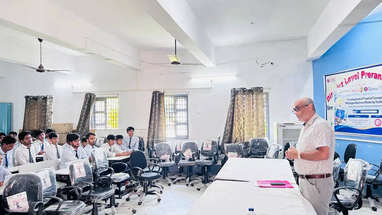 विद्यार्थियों को नवाचार और स्टार्टअप का गुर सिखाया, प्रोटोटाइप बिजनेस मॉडल विकसित करने पर कार्यशाला