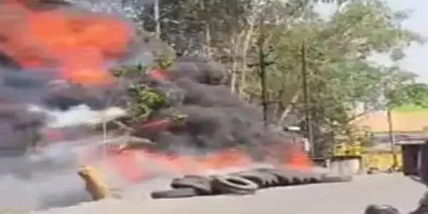 कोरबा : बाँकी मोंगरा के टायर गोदाम में लगी भीषण आग, लाखों का नुकसान