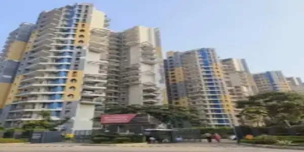 गुरुग्राम: सेक्टर-84 की अंतरिक्ष सोसाइटी के फ्लैट में लगी आग