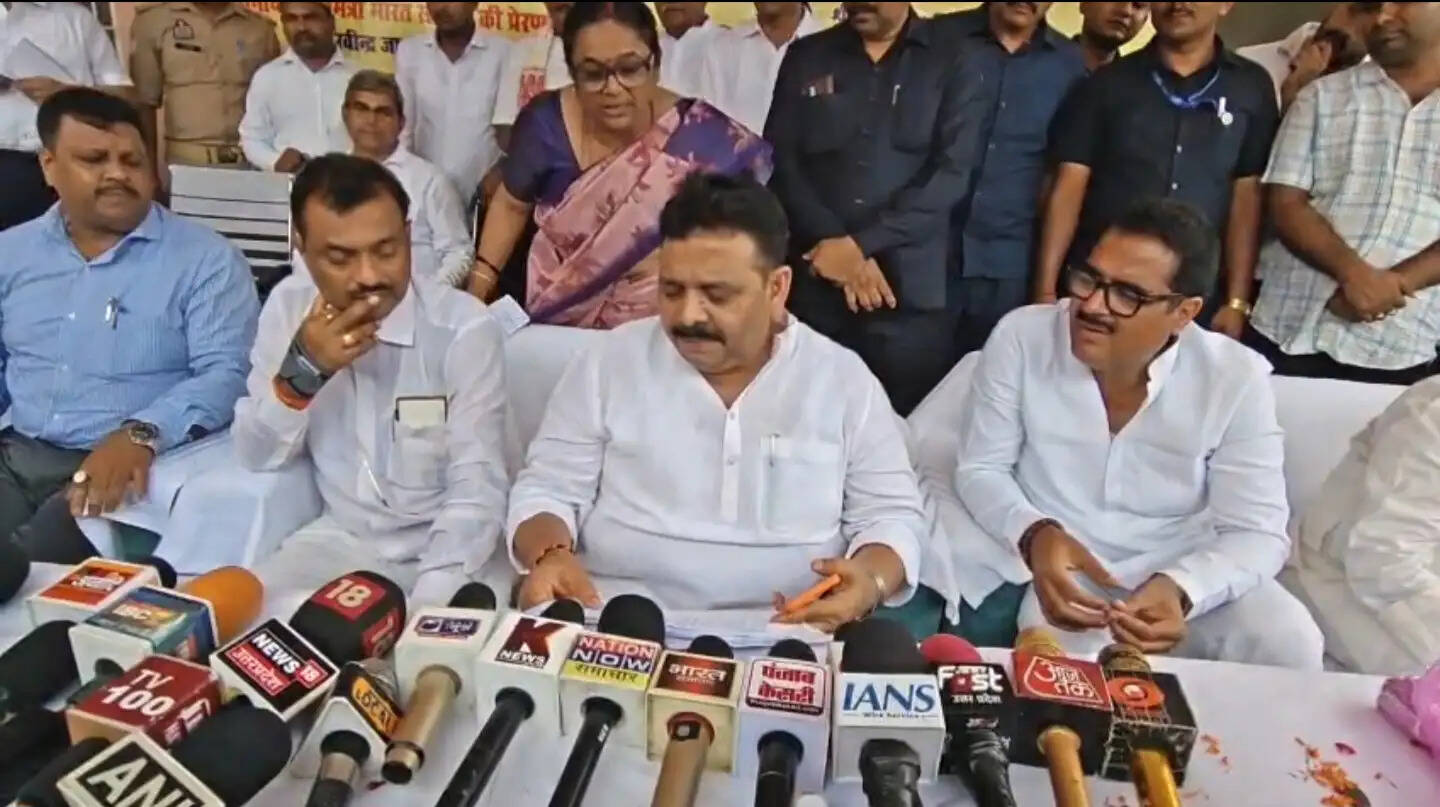 राज्यमंत्री रवींद्र जायसवाल ने अमेठी में नए निबंधन कार्यालय का किया लोकार्पण, बाेले - विपक्ष में भारत माता के प्रति सम्मान नहीं