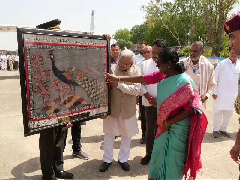 राष्ट्रपति ने कूनो नेशनल पार्क का किया भ्रमण, दिल्ली हुईं रवाना