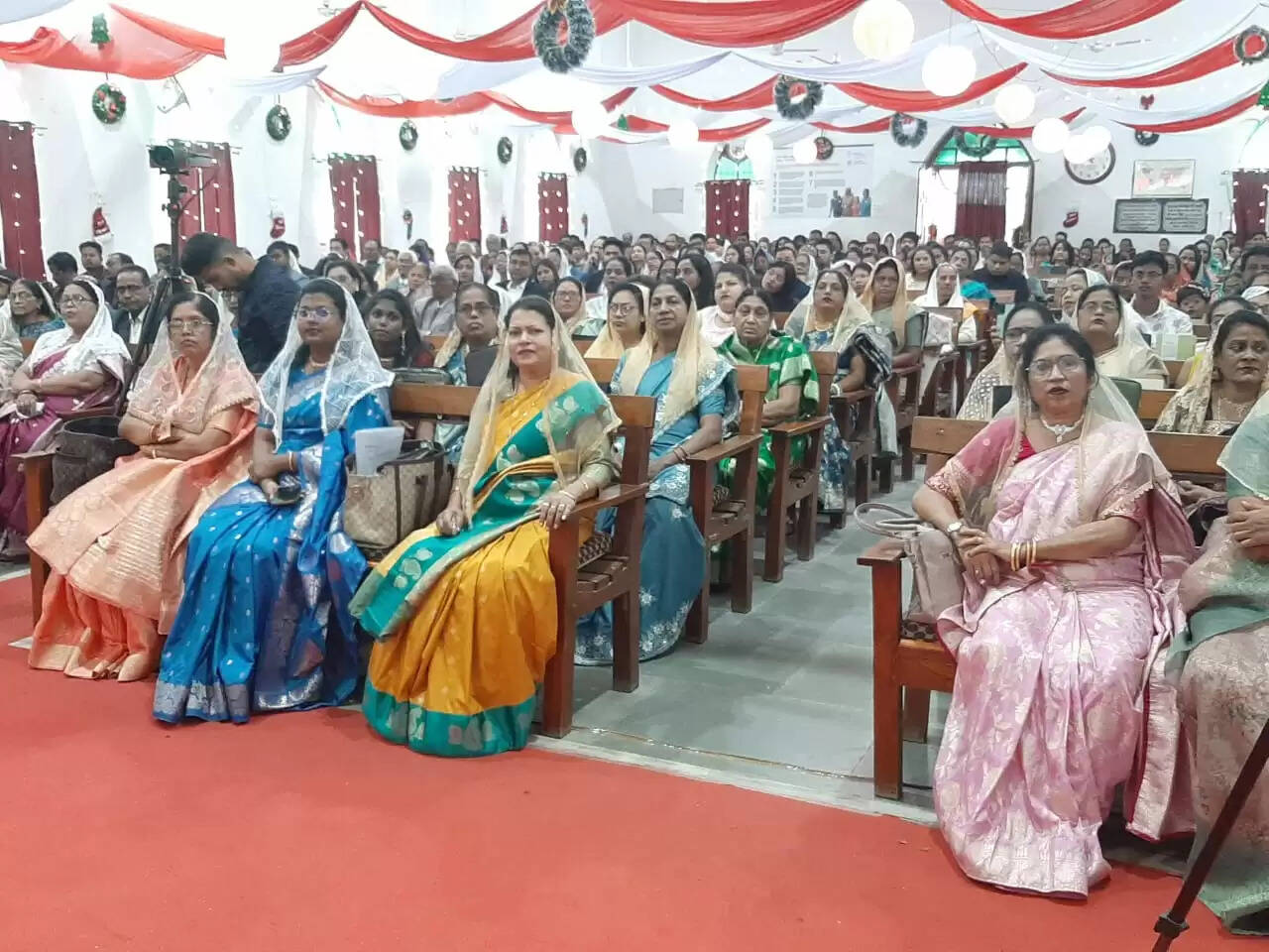 धमतरी :सुंदरगंज मेनोनाईट चर्च में क्रिसमस पर्व का छाया उल्लास