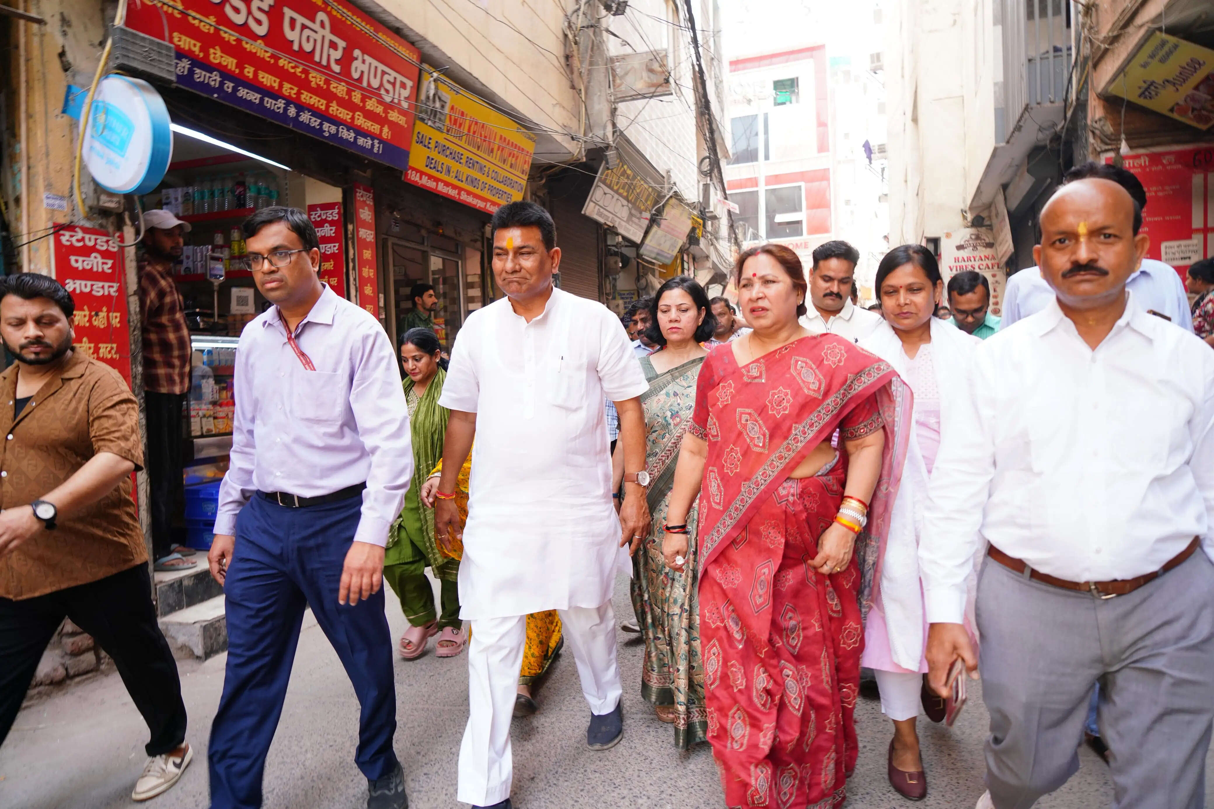 स्थायी समिति अध्यक्ष ने शकरपुर वार्ड का किया निरीक्षण, सफाई व्यवस्था में सुधार एवं अतिक्रमण हटाने के निर्देश