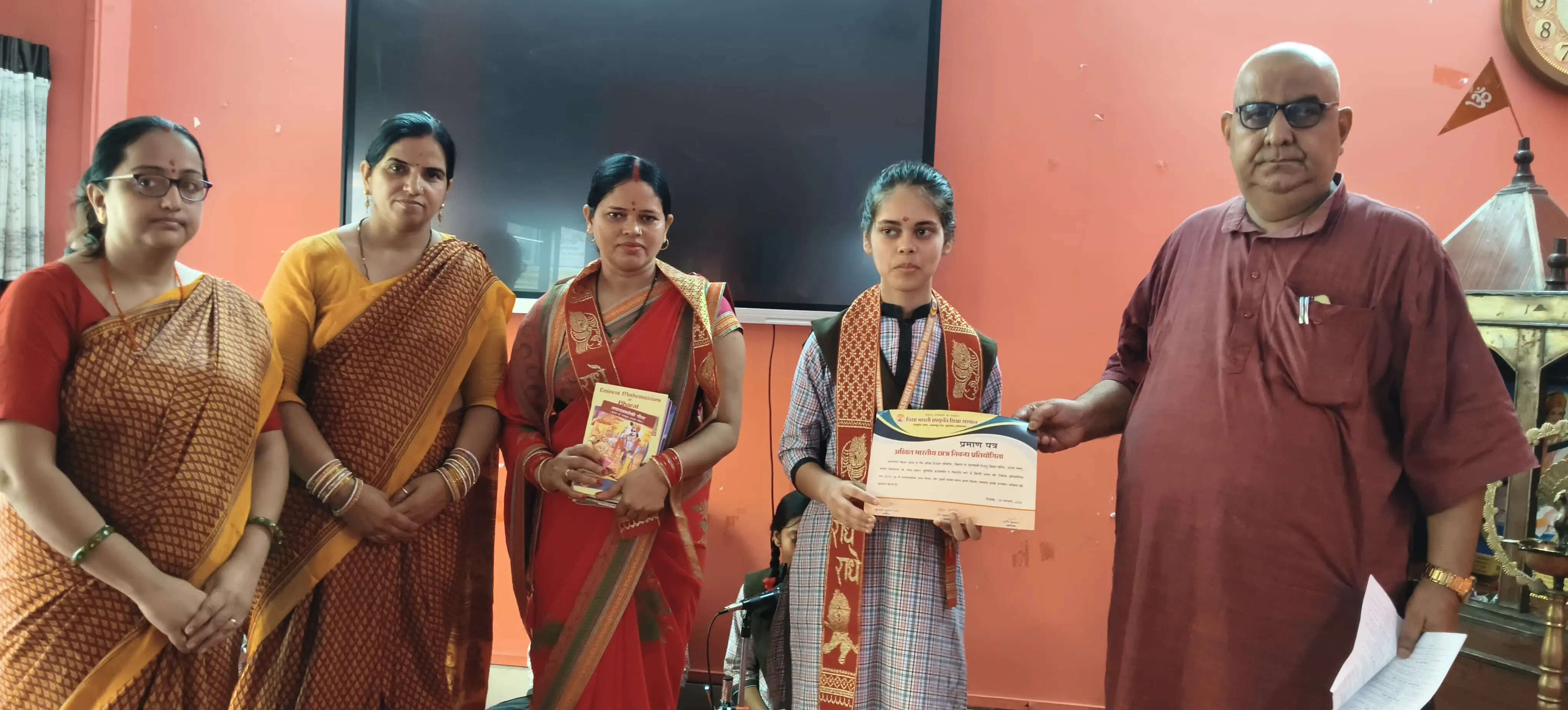 अखिल भारतीय निबंध प्रतियोगिता में छपरा की सुनिधि प्रजापति को मिला प्रथम स्थान