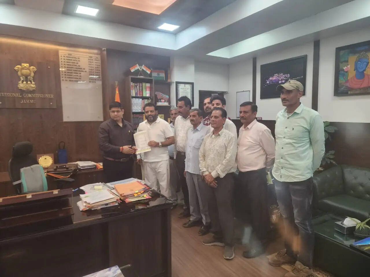 बारिश और ओलावृष्टि से प्रभावित किसानों को मुआवजा देने की भी उठाई मांग