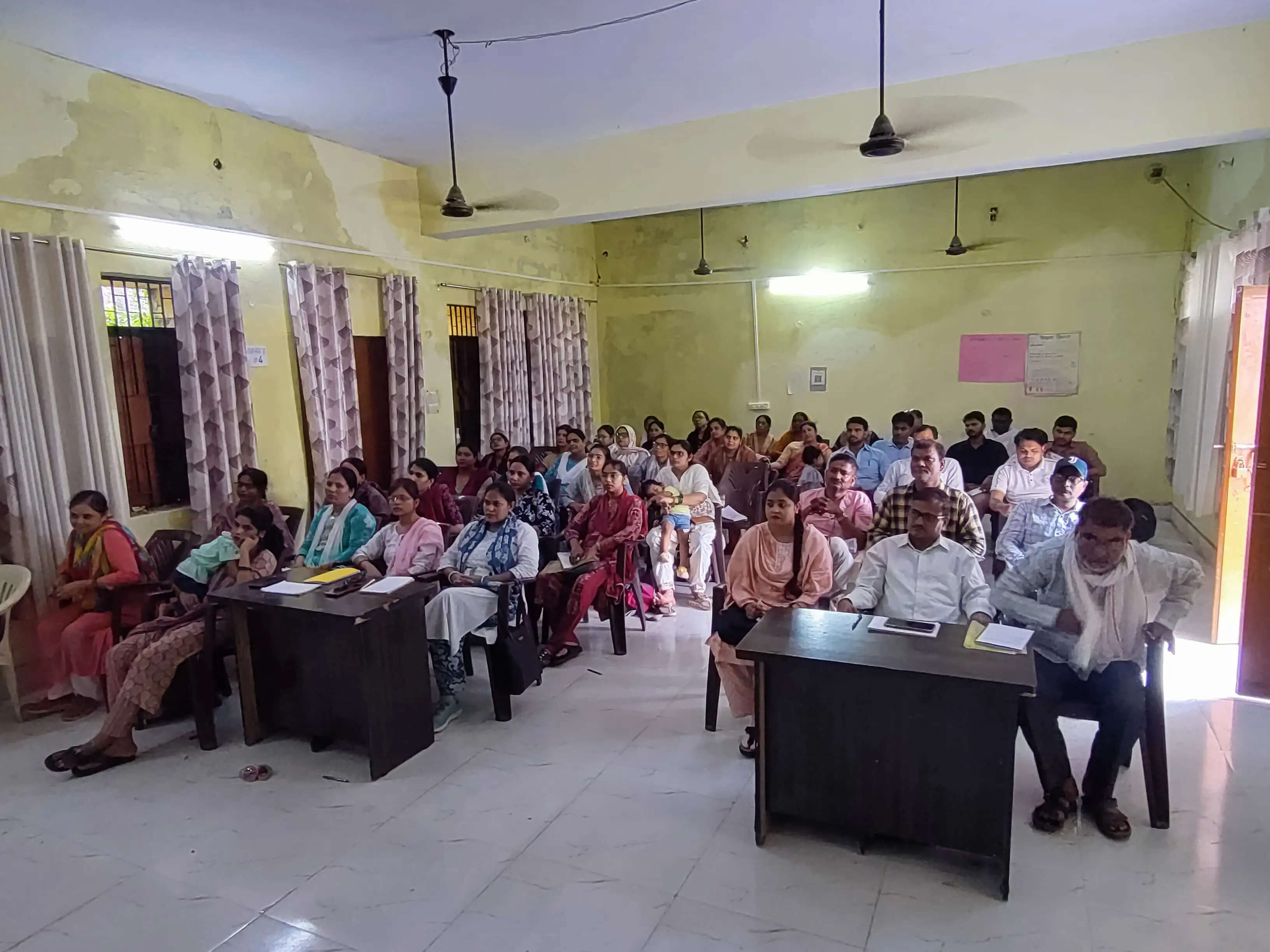 प्रारंभिक साक्षरता एवं संख्यात्मक ज्ञान प्रशिक्षण का वरिष्ठ प्रवक्ताओं ने किया औचक निरीक्षण