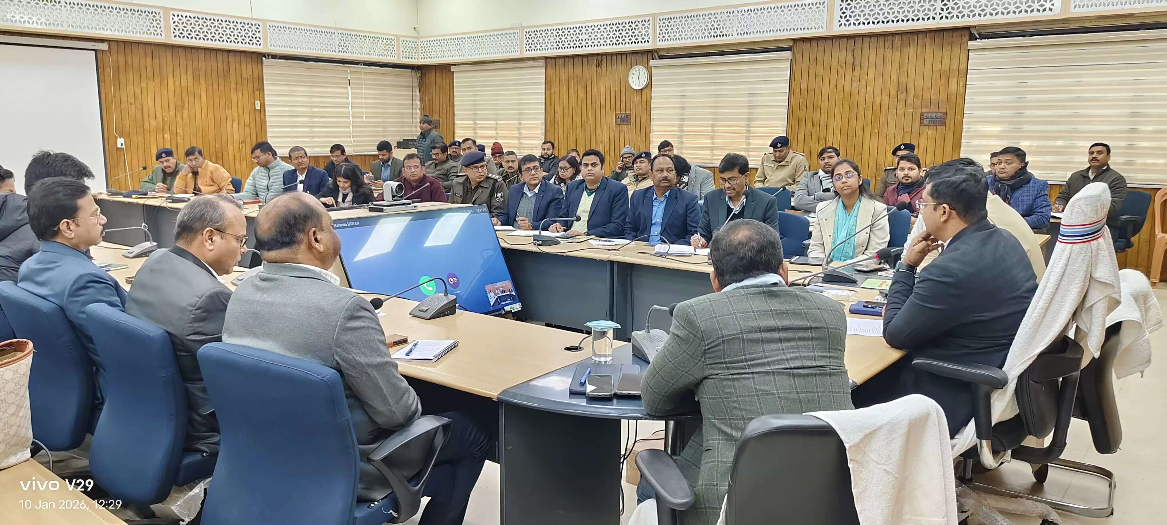 सरस्वती पूजा में पंडाल निर्माण के लिए लेना होगा लाइसेंस,डीजे पर रहेगा प्रतिबंध:डीएम