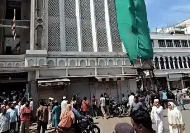 मप्र के उज्जैन में सिहंस्थ के लिए सड़क चौड़ीकरण के जद में आई 636 साल पुरानी शाही मस्जिद, हटाने का विरोध