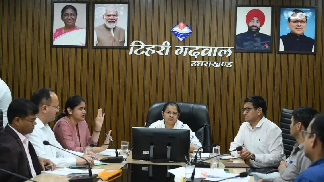 उनियाल गांव-कद्दूखाल में खुदाई करने वाले व्यक्ति को नोटिस भेजें