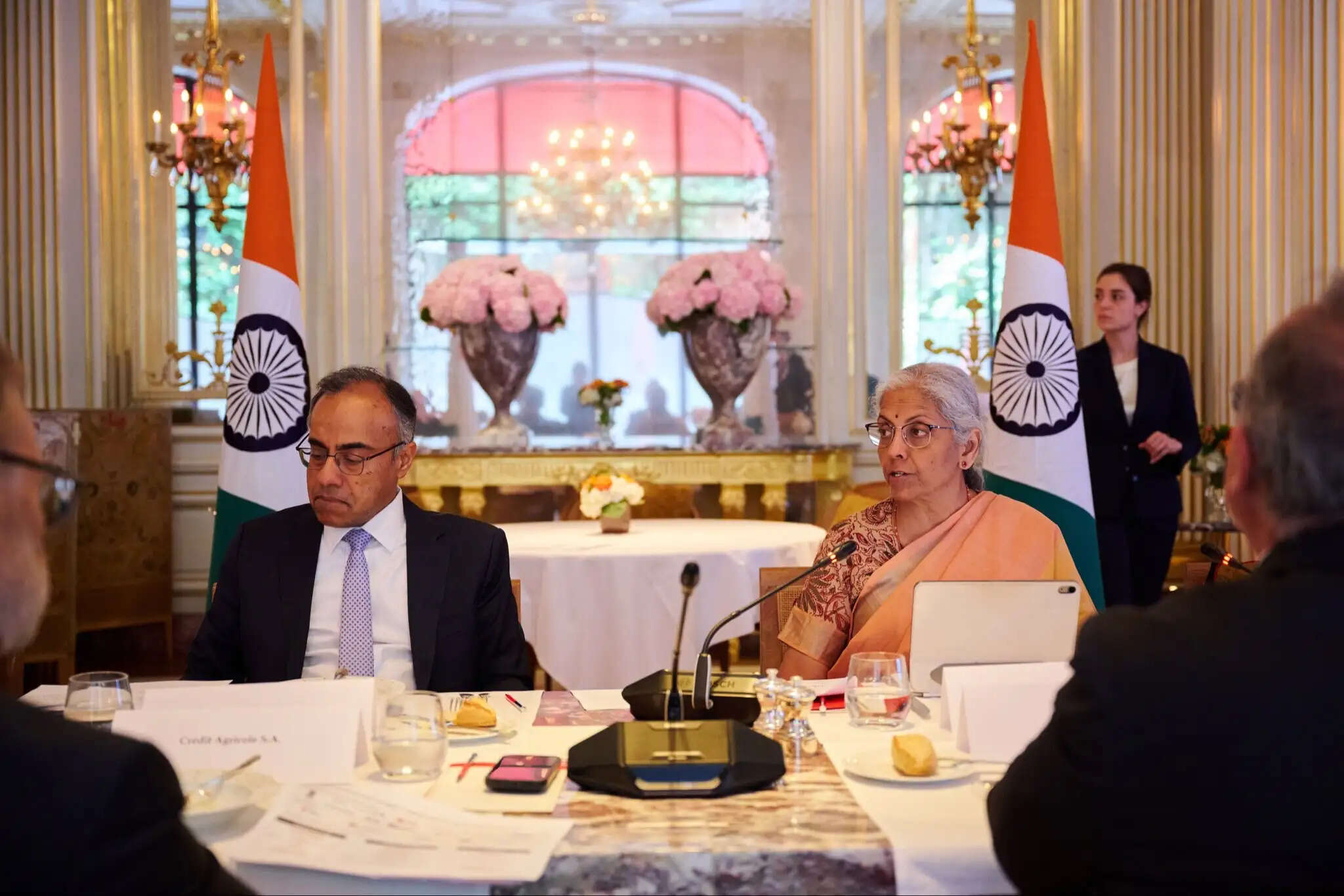 फ्रांसीसी कंपनियों को ‘विकसित भारत’ में भागीदार बनने के लिए वित्त मंत्री का न्योता