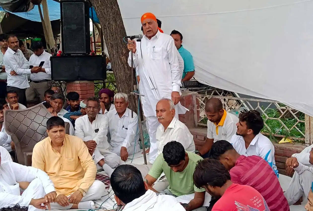 हिसार : 38 साल से संस्था पर कब्जा, अब निर्णायक लड़ाई का समय : डॉ. सुभाष चंद्रा