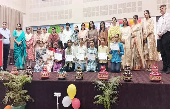 सोनीपत:  जिला स्तरीय हिंदी दिवस समारोह में विद्यार्थियों ने दिखाई प्रतिभा