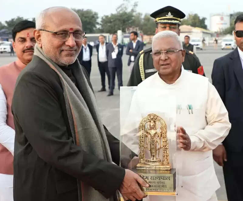 (अपडेट )अटल जी ने अपनी पहल एवं नवाचारों से रखी आधुनिक भारत के विकास की आधारशिलाः उप राष्ट्रपति