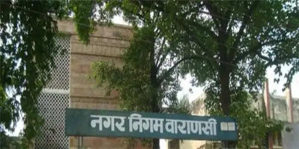 वाराणसी में नावेद कॉम्प्लेक्स पर चलेगा बुलडोजर, सीवर लाइन के ऊपर अवैध निर्माण, सात दिन का नोटिस