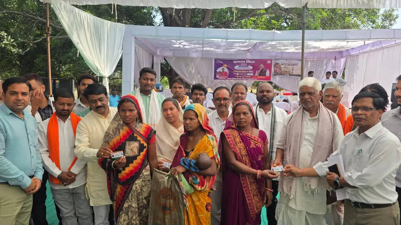 अंबिकापुर : सुशासन तिहार शिविर में 1060 आवेदनों का हुआ ऑन-द-स्पॉट पंजीकरण