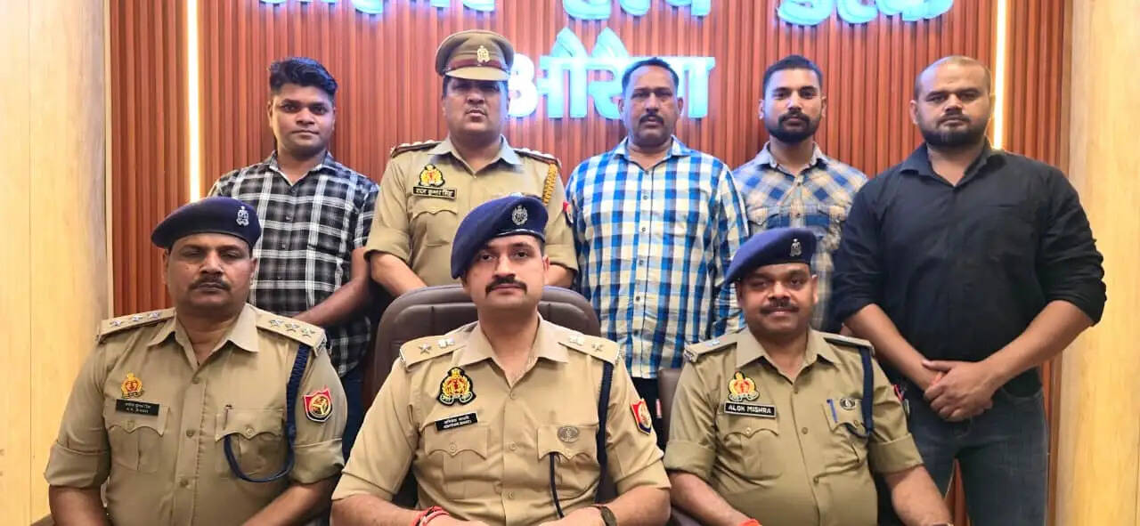 औरैया में आईपीएल सट्टा गैंग का भंडाफोड़, 15 गिरफ्तार- लाखों रुपये नकद बरामद व बैंक खाते हुए फ्रीज