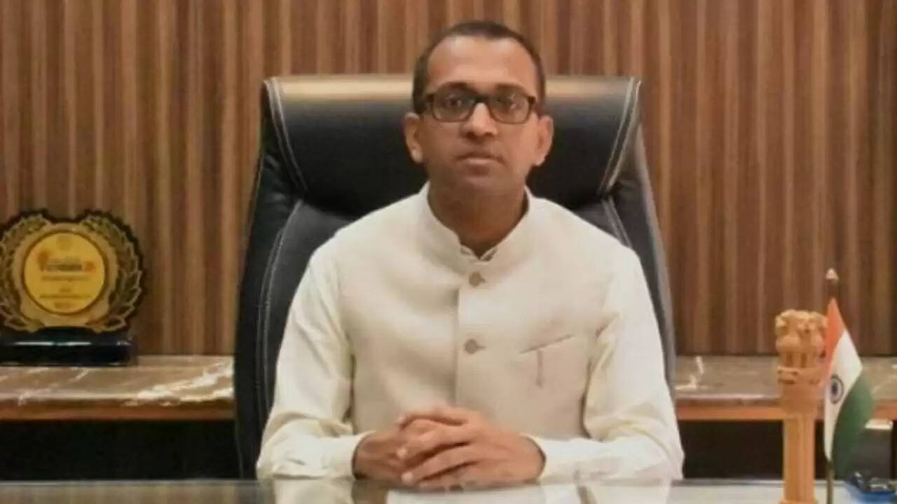 अंबिकापुर : धान खरीद में गड़बड़ी पर प्रशासन सख्त, गेरसा के धान खरीद प्रभारी हटाए गए