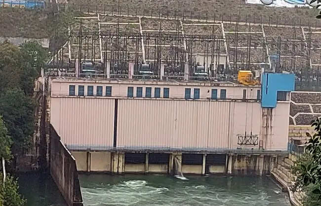 यूजेवीएनएल के विद्युतगृहों ने लक्ष्य से अधिक उत्पादन कर बनाया रिकॉर्ड