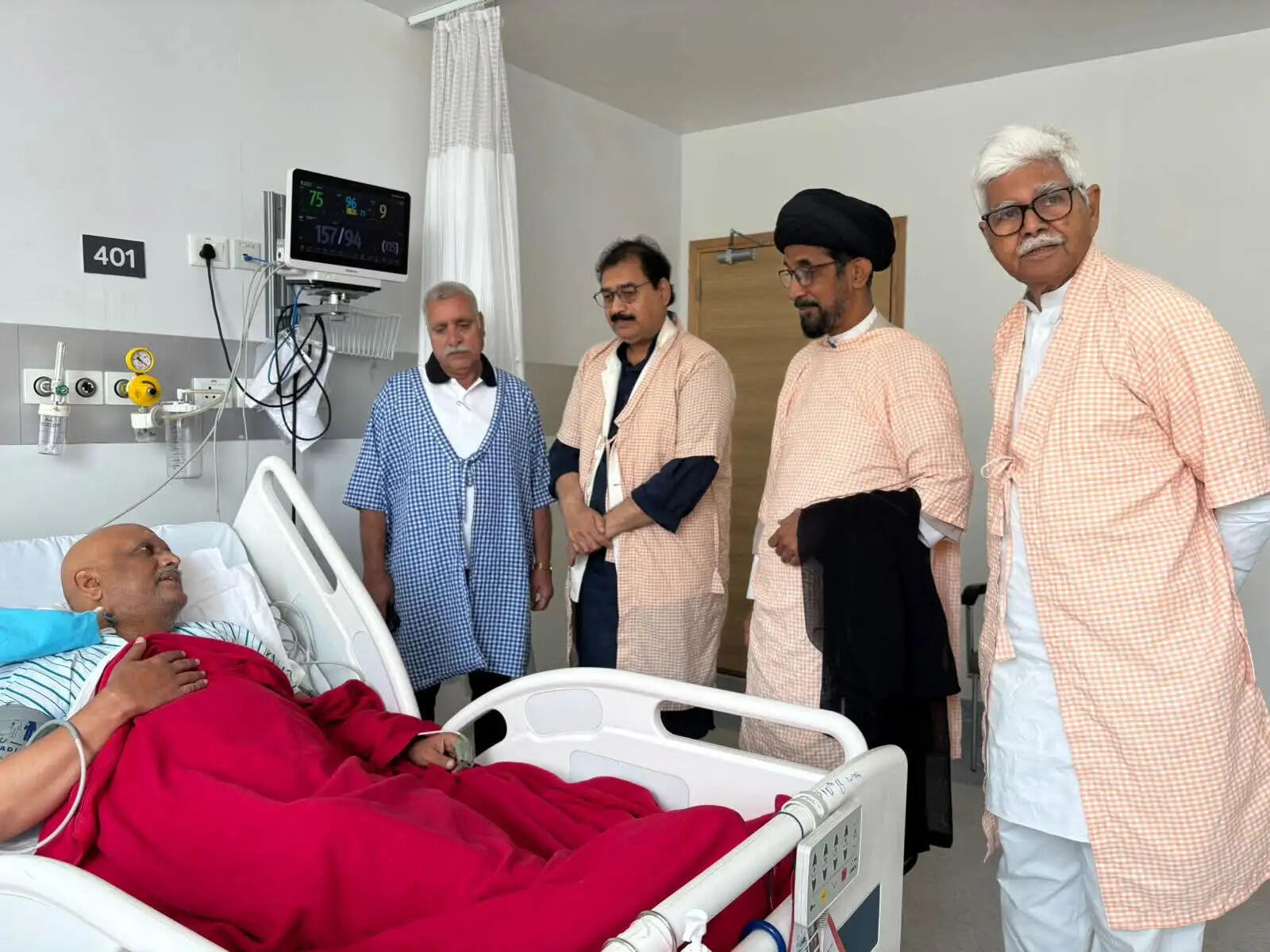 कांग्रेस प्रदेश अध्यक्ष अजय राय का हालचाल लेने अस्पताल पहुंचे मुस्लिम धर्मगुरु