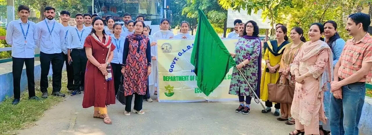 जीडीसी हीरानगर ने छात्रों के लिए औद्योगिक भ्रमण किया आयोजित, प्लास्टिक पुनर्चक्रण पर दी जानकारी