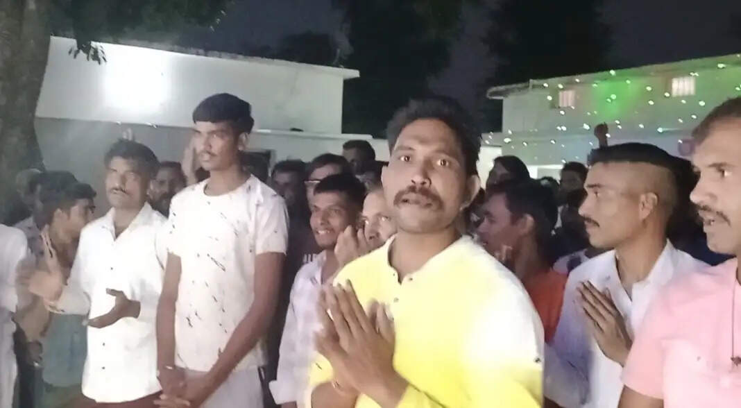 अशोकनगर: सलाखों के पीछे आस्था का उजाला, जेल में बंदियों ने गढ़ी मां की प्रतिमा, अनूठे उत्सव की धूम