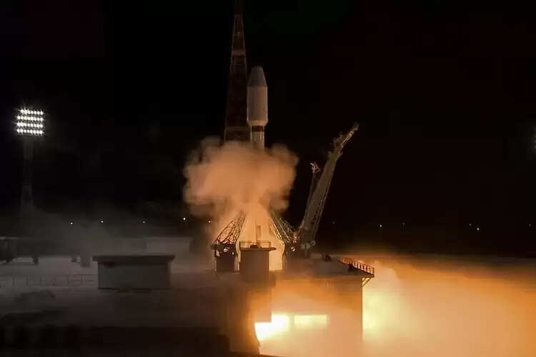 ईरान ने रूस से तीन उपग्रह अंतरिक्ष में प्रक्षेपित किए