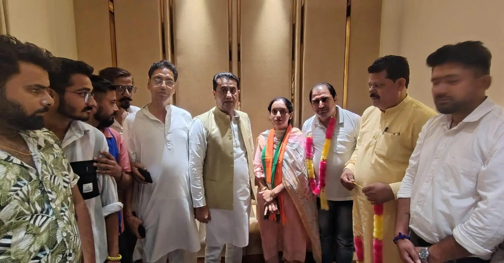 जूथाना अपर की पूर्व सरपंच अनुराधा ठाकुर समर्थकों सहित भाजपा में शामिल