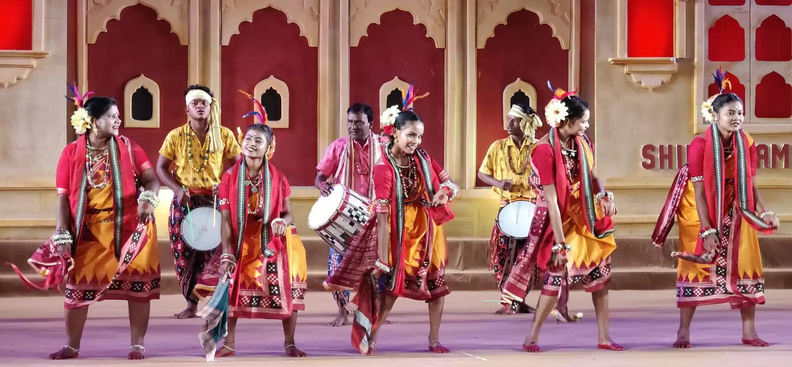 लोक रंगों की बरसात: शिल्पग्राम उत्सव में देश की लोक आत्मा ने बिखेरी सांस्कृतिक चमक