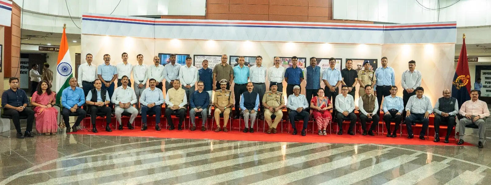 उप्र में 10 आईपीएस, आठ पीपीएस अफसर हुए सेवानिवृत्त