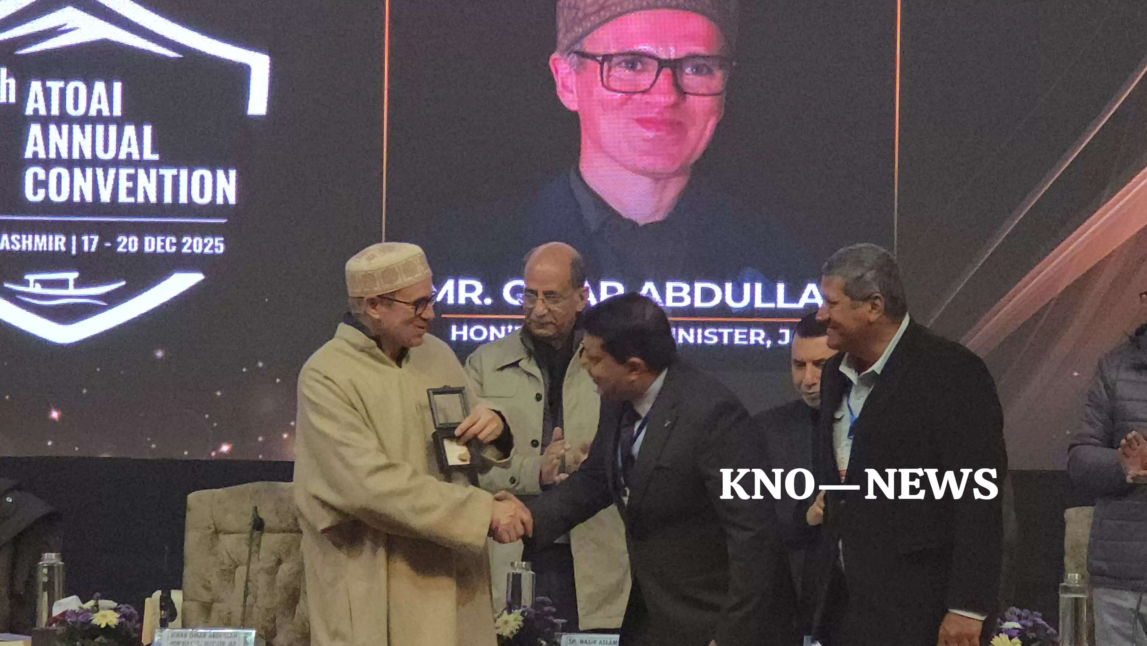 बर्फ के बिना गुलमर्ग को नहीं बेच सकते, मुख्यमंत्री उमर ने कश्मीर पर्यटन पर जलवायु परिवर्तन के प्रभाव पर प्रकाश डाला