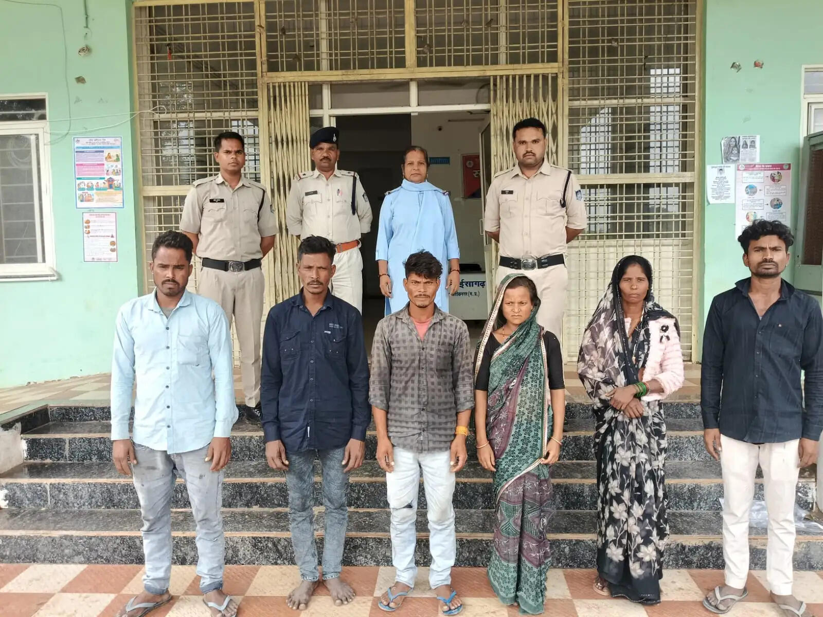 राजस्थान में कथित बंधक बनाए गए छह मजदूर मुक्त, अशोकनगर पुलिस घर लेकर पहुंची