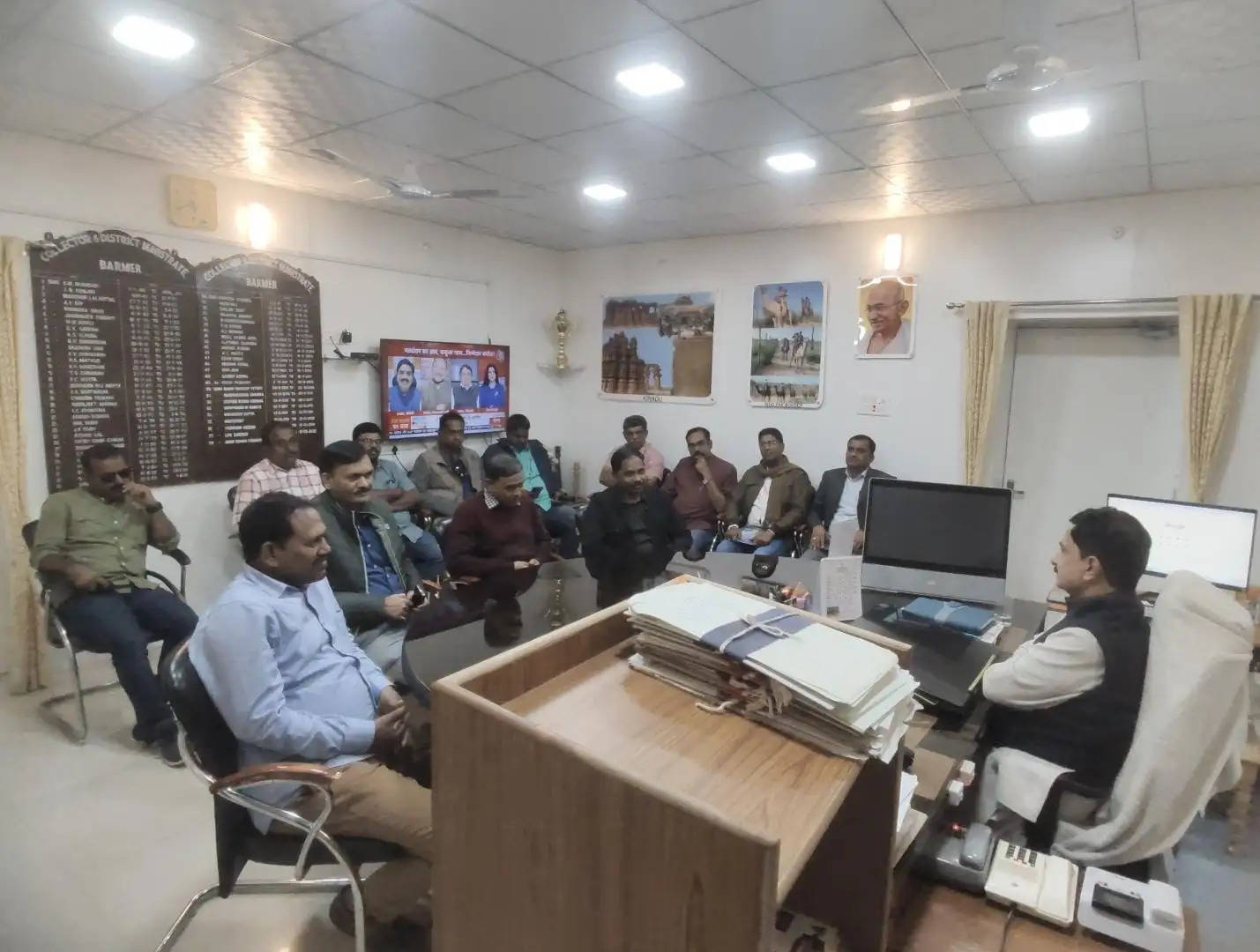 बाड़मेर में केरल व आंध प्रदेश के पत्रकारों ने विकसित भारत संकल्प शिविरों का अवलोकन किया