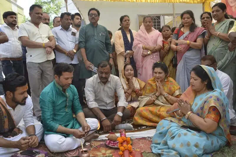 भोपालः राज्यमंत्री कृष्णा गौर ने किया विभिन्न विकास कार्यों का भूमि पूजन