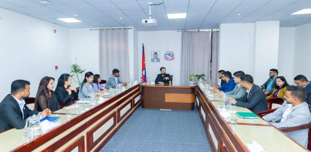बालेन्द्र शाह ने जेन-जी सांसदों से कहा- अपनी पीढ़ी को आत्मनिर्भर बनाने के लिए करें पहल