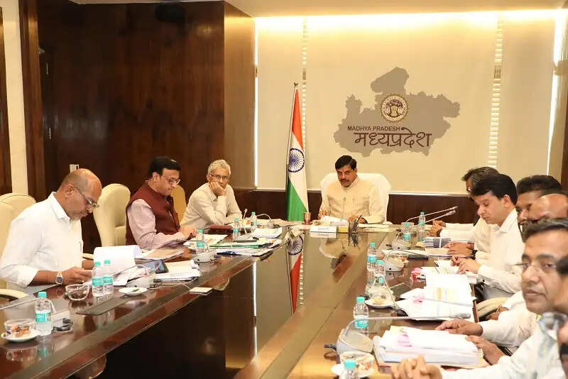 भोपाल और इंदौर-उज्जैन मेट्रोपॉलिटन क्षेत्र नई सड़कों से होगा समृद्ध : मुख्यमंत्री डॉ.यादव