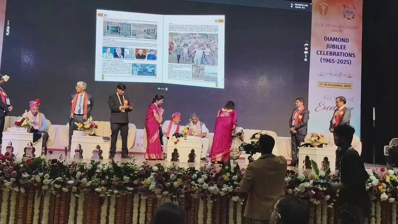 जेएलएन मेडिकल कॉलेज की डायमंड जुबली पर ‘स्मृति रत्नम’ स्मारिका का विमोचन