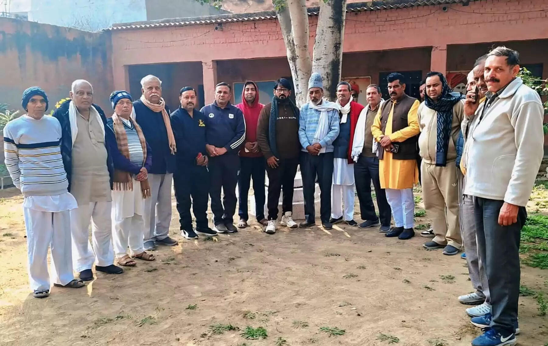 गुरुग्राम: कालेज में भरे एसटीपी के गंदे पानी से घट रही छात्रों की संख्या