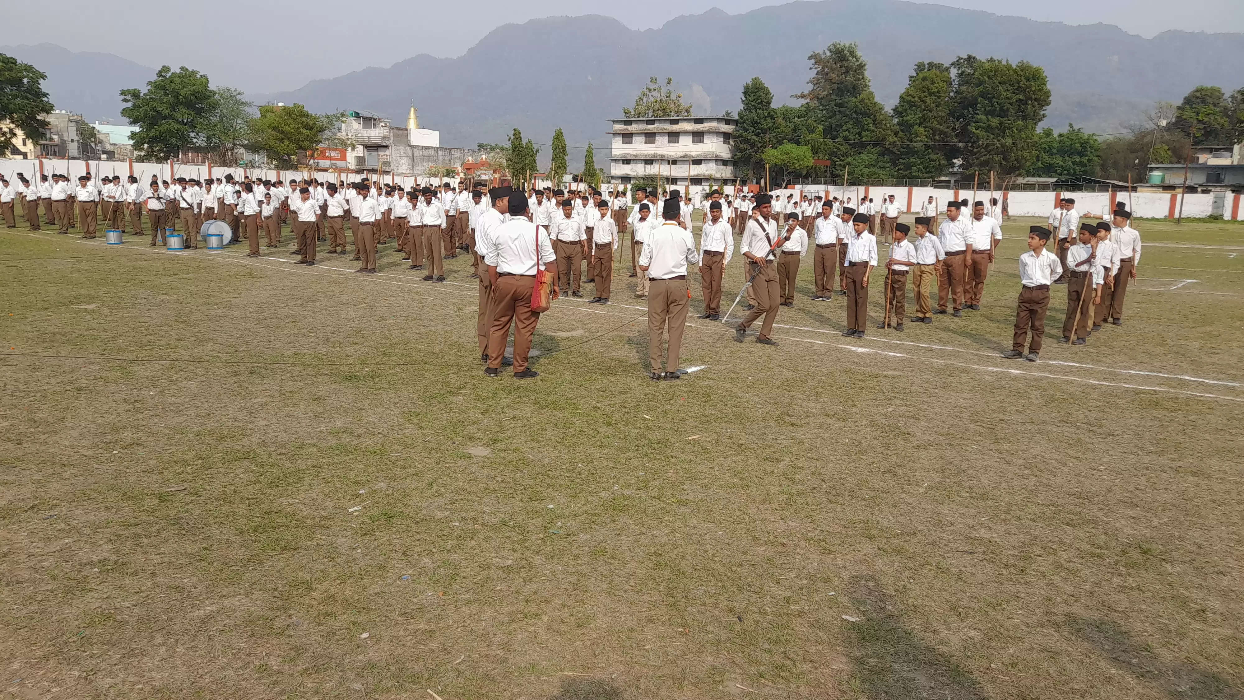 नव संवत्सर पर राष्ट्रीय स्वयंसेवक संघ ने नगर में निकला, बैंड बाजों के साथ पथ संचलन