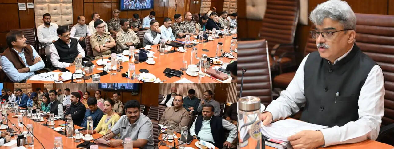 मुख्य सचिव ने 80वें स्वतंत्रता दिवस समारोह की तैयारियों की समीक्षा की