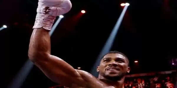 सड़क हादसे के बाद अस्पताल से डिस्चार्ज हुए एंथनी जोशुआ, दो करीबी साथियों की मौत