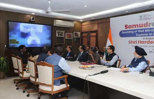 ऊर्जा सुरक्षा की दिशा में महानदी अपतटीय बेसिन में पहले मूल्यांकन कुएं की ड्रिलिंग शुरू: हरदीप पुरी