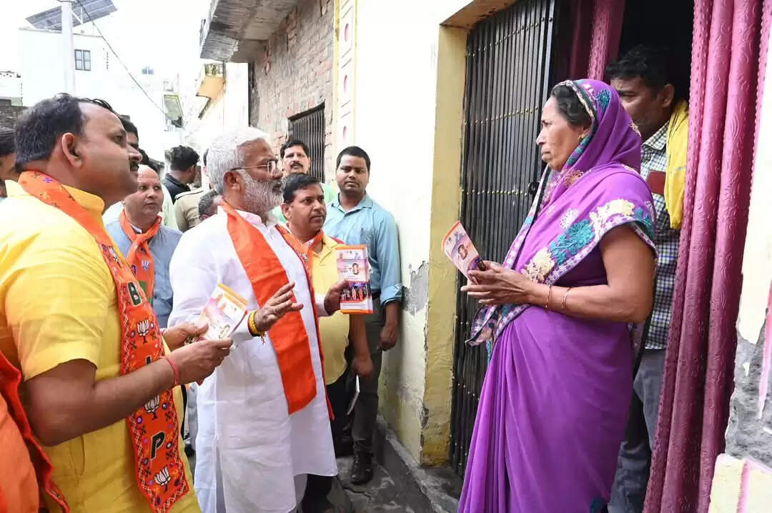 सपा बसपा ने सिर्फ अपने परिवार को किया मजबूत -स्वतंत्रदेव सिंह