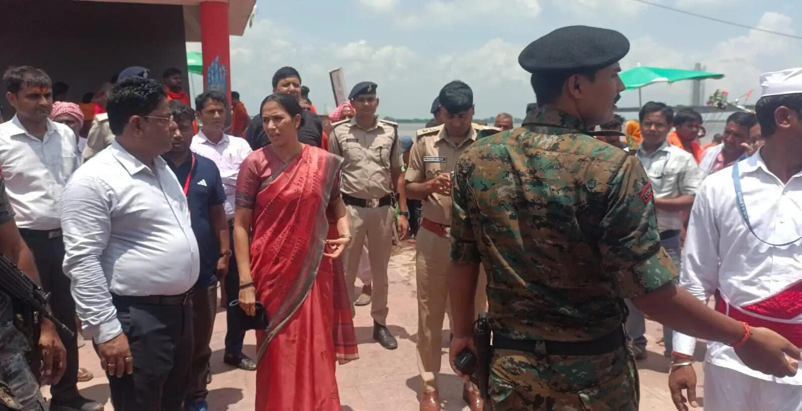 डीएम ने किया सुल्तानगंज श्रावणी मेला क्षेत्र का निरीक्षण, व्यवस्थाओं को दुरुस्त रखने के दिए निर्देश