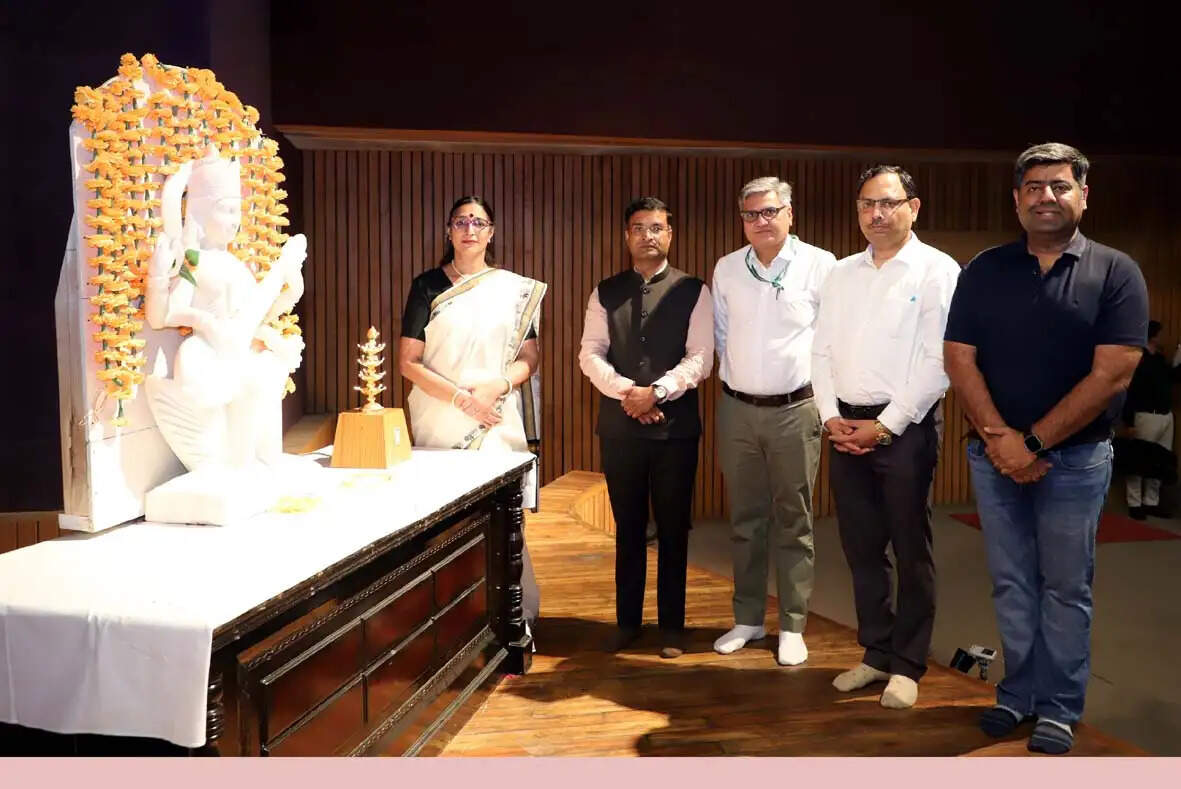 हिसार : भारतीय ज्ञान व्यवस्था की गुरु-शिष्य परंपरा आज की इंटर्नशिप व्यवस्था का मूल रूप : डॉ. विजय कुमार