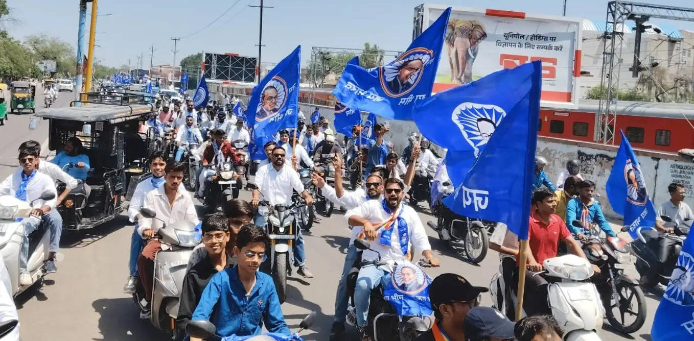 धूमधाम से मनाई अंबेडकर जयंती, सद्भावना रैली निकाली